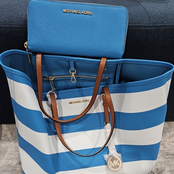 Michael Kors Jet Set Stripe Trvl Tote and Wallet - Picture 1 of 4